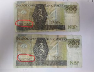 ZAPŁACIŁ ZA ZAKUPY BANKNOTEM Z NAPISEM "SOUVENIR"