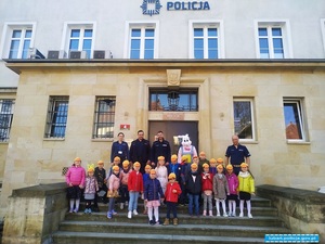 ŚWIĄTECZNE ŻYCZENIA MAŁYCH AKADEMIKÓW DLA LUBAŃSKICH POLICJANTÓW