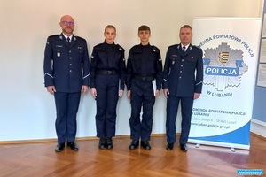 wspólne zdjęcie policjantów