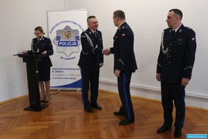 I Zastępca Komendanta Wojewódzkiego Policji we Wrocławiu inspektor Norbert Kurenda wraz Komendantem Powiatowym Policji w Lubaniu nadkom. Arturem Ciupką, I Zastępca Komendanta Powiatowego Policji w Lubaniu podkom. Dariuszem Ślęzakiem