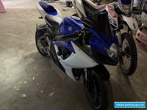 dwa motocykle ujawnione w trakcie przeszukania