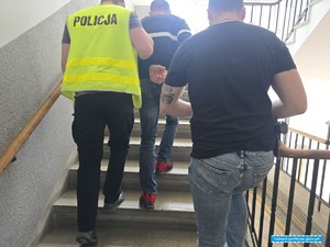 doprowadzenie na przesłuchanie sprawcy kradzieży sklepowej