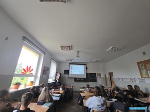 POLICJANCI ROZMAWIALI Z UCZNIAMI O HEJCIE