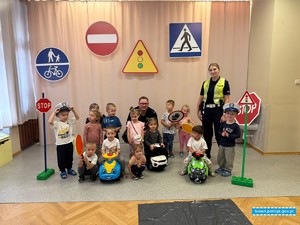 OD ODBLASKÓW PO NUMER ALARMOWY 112- DZIECI Z LUBANIA UCZĄ SIĘ BEZPIECZEŃSTWA