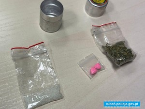 ZATRZYMANY UKRYWAŁ NARKOTYKI W PRALCE