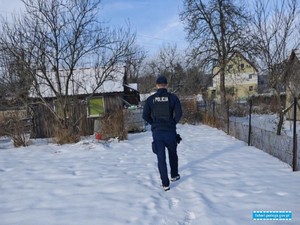 funkcjonariusz w trakcie patrolu