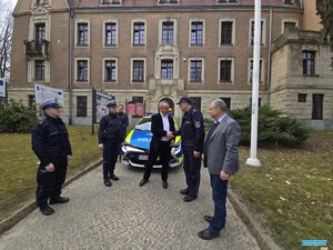 POLICYJNA FLOTA POWIĘKSZONA- NOWE POJAZDY BĘDĄ PATROLOWAĆ DROGI POWIATU LUBAŃSKIEGO