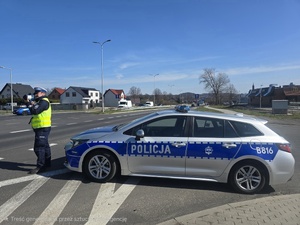 Kierowca mazdy bez uprawnień i na „gazie”