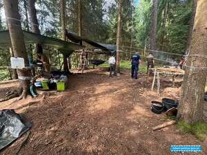 Policjanci i strażacy skontrolowali obóz harcerski. Bezpieczeńswto uczestników jest priorytetem.