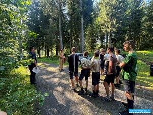 Policjanci i strażacy skontrolowali obóz harcerski. Bezpieczeństwo uczestników jest priorytetem.
