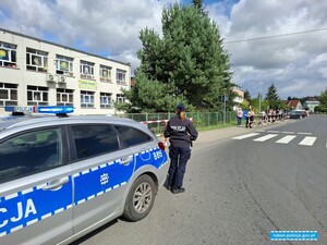 Bezpieczna droga do szkoły- policjanci czuwają nad bezpieczeństwem dzieci i młodzieży