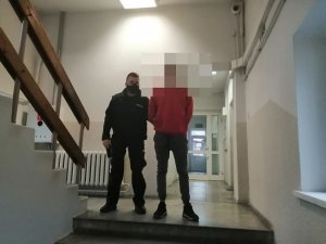 LEŚNIAŃSCY POLICJANCI ZATRZYMALI POSZUKIWANEGO DO MŁODZIEŻOWEGO OŚRODKA WYCHOWAWCZEGO