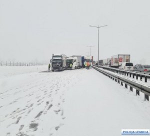 Uwaga zablokowany przejazd autostradą A4!!!!