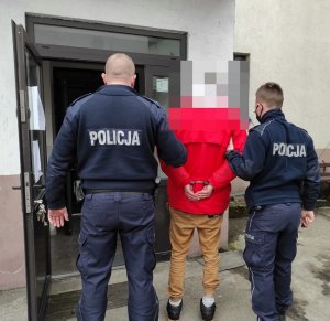 FAŁSZYWY POLICJANT UJĘTY PRZEZ OBYWATELI